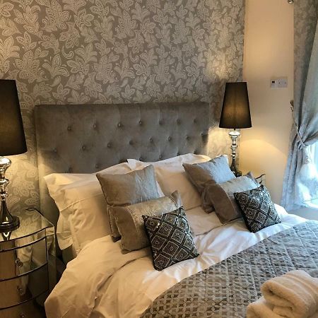 Millwalk Apartment ウィットニー エクステリア 写真