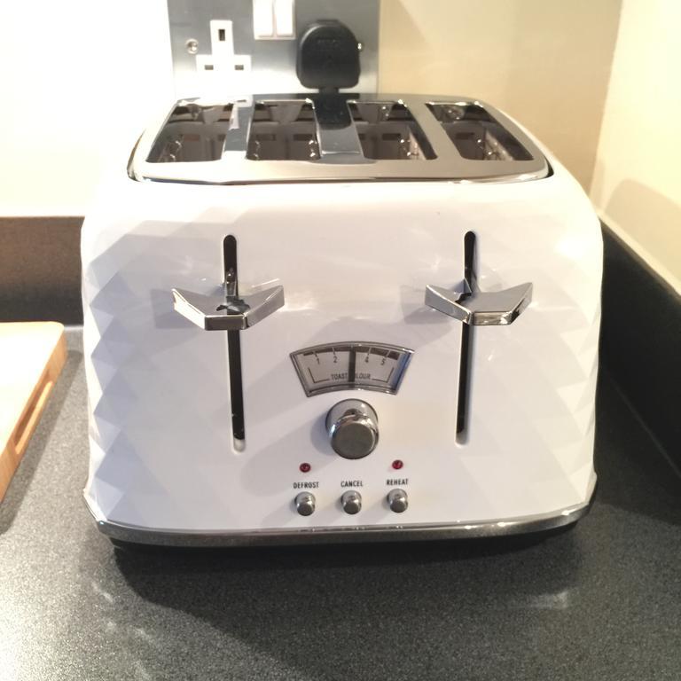 Millwalk Apartment ウィットニー エクステリア 写真