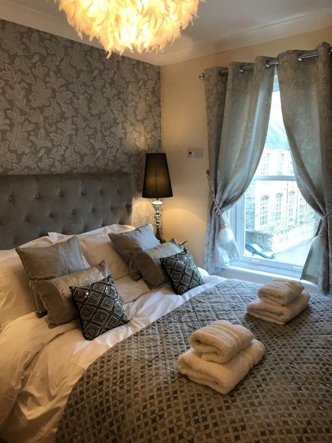 Millwalk Apartment ウィットニー エクステリア 写真